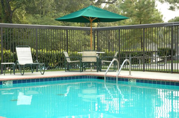 Mesh Pool Fence Installation